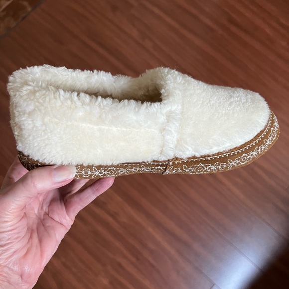 Daniel Green Alpine Slippers  6 1/2 M - Picture 10 of 16